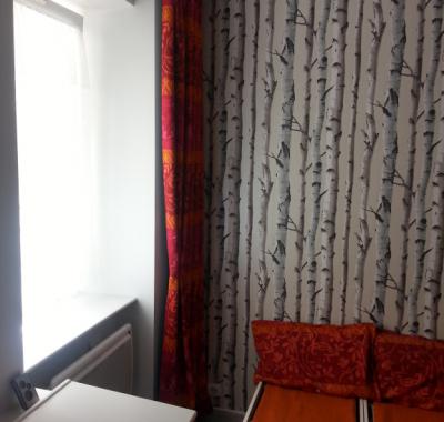 Chambre simple dans un 3 pièces