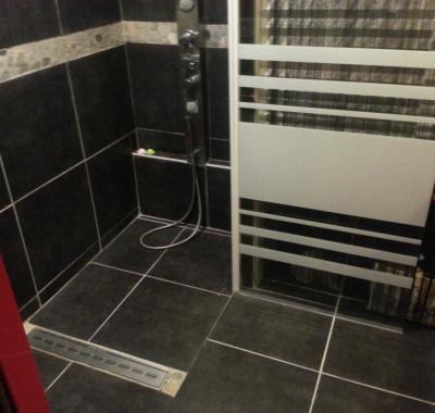 Chambre simple dans un 3 pièces