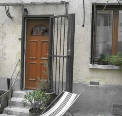RARE CHAMBRE STUDIO DANS MAISON A PARIS BELLEVILLE