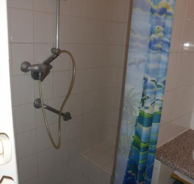 RARE CHAMBRE STUDIO DANS MAISON A PARIS BELLEVILLE