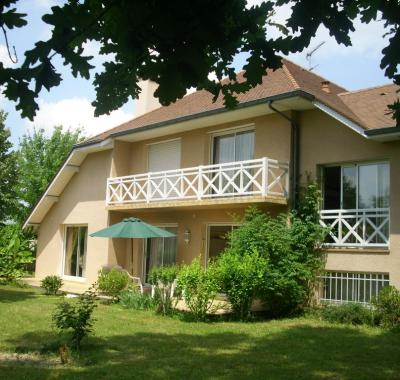 Chambre à louer dans villa