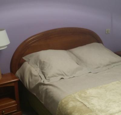 Chambre à louer dans une maison à Oradour ( Cantal)