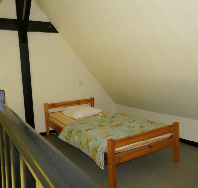 Caen-Nord. Chambre meublée en duplex  de 19m2