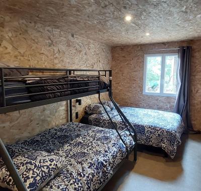 Deux Maisons d'hôtes équipées de 11 et 16 couchages