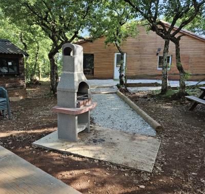 Deux Maisons d'hôtes équipées de 11 et 16 couchages