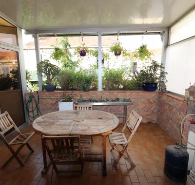 Convivialité ! Stationnement, Metro, Bus, Wifi